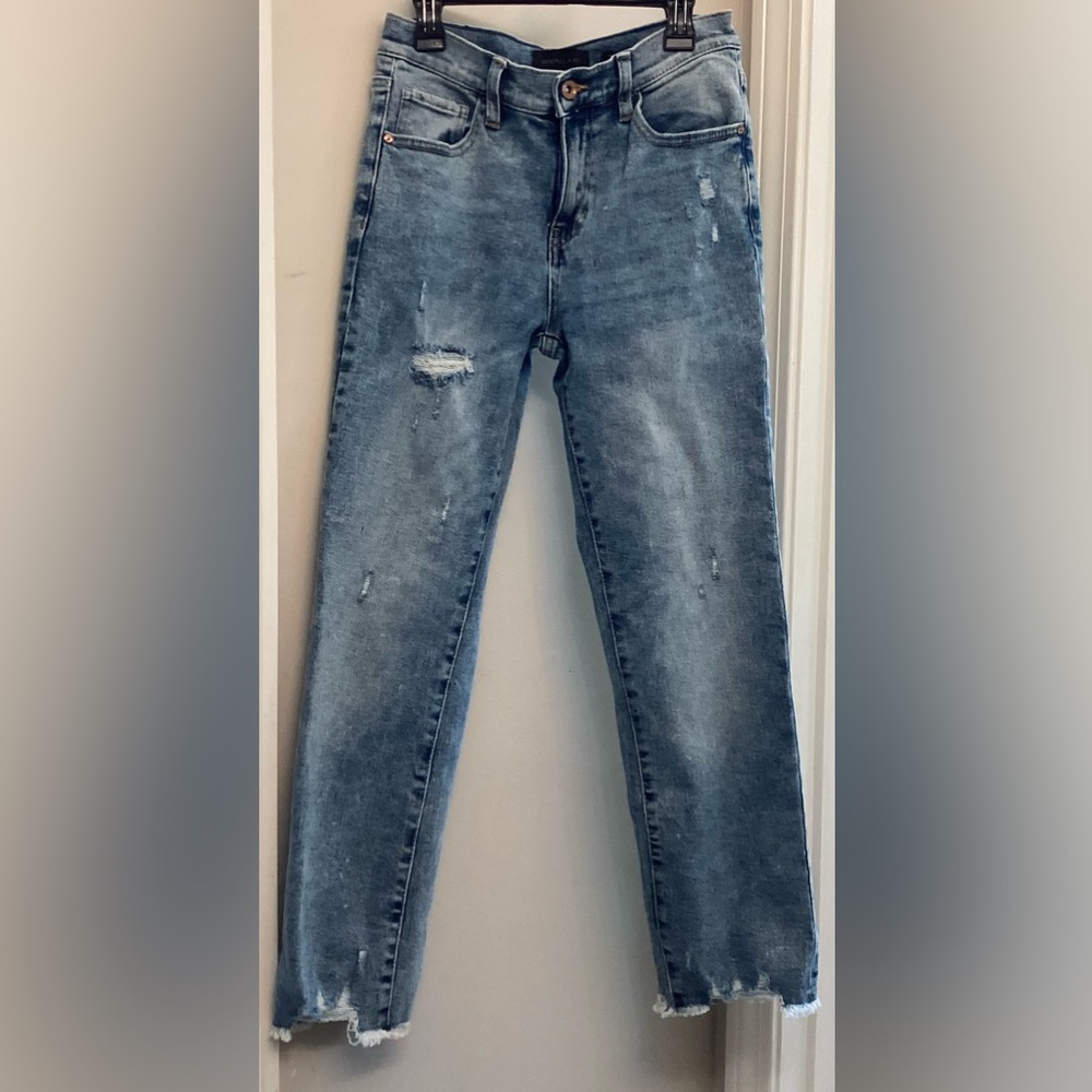 Woman’s Kendall & Kylie High Rise Slim Straight Distressed Jeans, 3/25